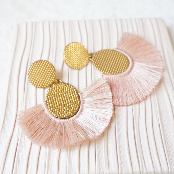 India Hicks Golden Fan Earrings Desert Pink - Picture 3 of 3